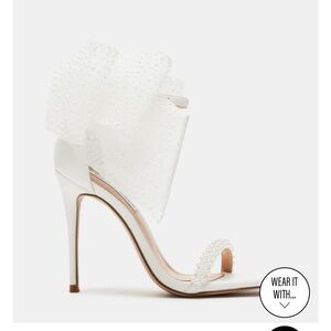 Steve Madden BENNI WHITE HEELS / 8.5 / WORN ONCE LIKE NEW